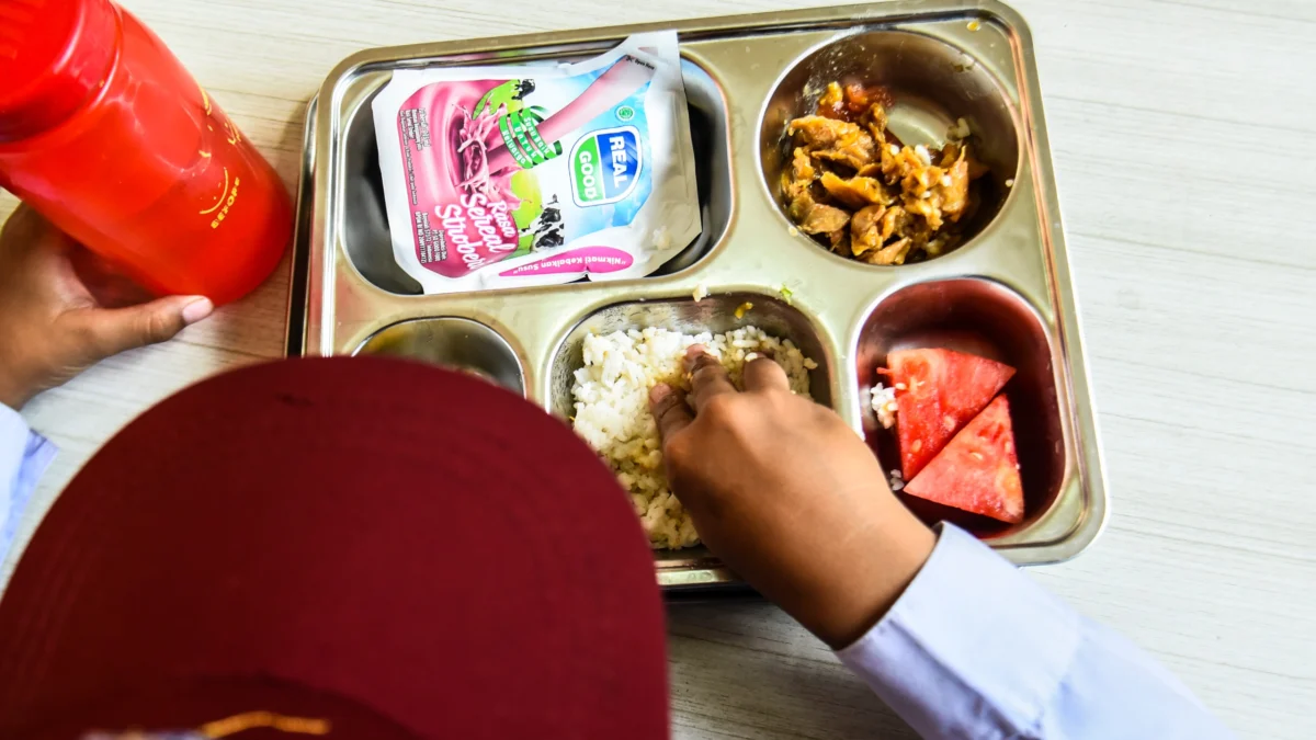 Kemenkeu Turunkan Pegawai Awasi SPPG Makan Bergizi Gratis di Jawa Barat, Target Anggaran Dipangkas di Bawah Rp 200 Triliun
