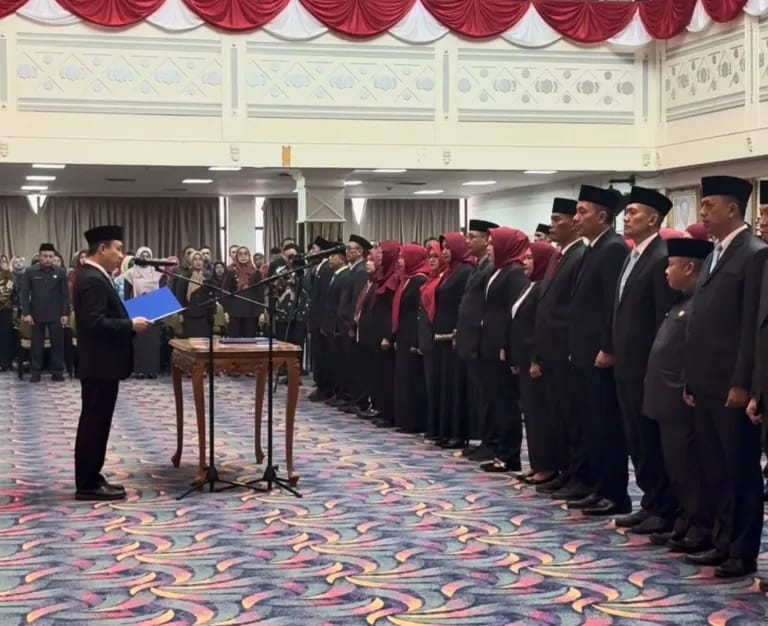 Sekda Lampung Lantik 109 Pejabat Eselon III-IV, Tekankan Respons Cepat atas Isu Krusial Masyarakat