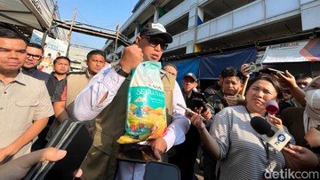 Bulog Buka Suara soal Warga yang Tak Lagi Terima Bansos Beras: Bukan Dicoret, tapi Digilir