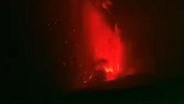 Level Siaga, Erupsi Anak Krakatau Muntahkan Lava Fountain Setinggi Ratusan Meter