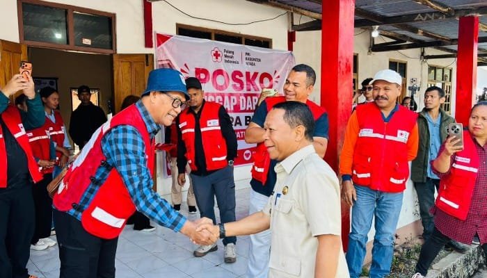 Bupati Ngada Minta PMI Fokus Layani Kesehatan dan Pendidikan Anak Penyintas Gempa Flores Selama Tiga Bulan