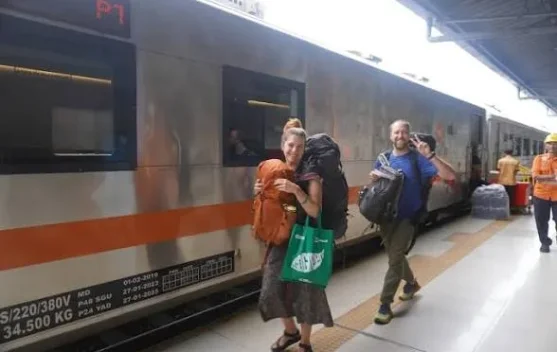 498 Ribu Turis Asing Pilih Naik Kereta di Indonesia Sepanjang 2026