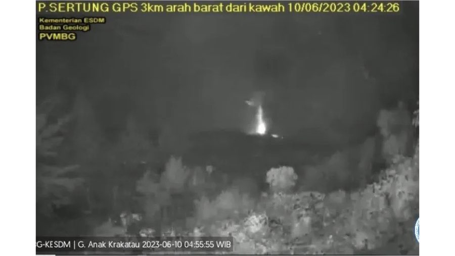Gunung Anak Krakatau Erupsi Disertai Dentuman hingga Sabtu Pagi, Warga Dilarang Mendekat