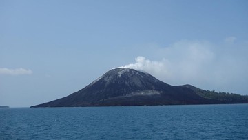 Suara Dentuman Erupsi Anak Krakatau Terdengar hingga Bandung, Ini Penjelasan PVMBG