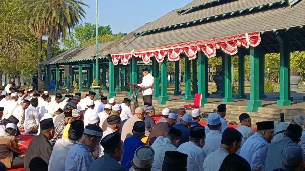 Pemkot Makassar Gelar Salat Istisqa di Masjid Al-Markaz, 1.000 Jemaah Ikut Meminta Hujan Turun Akibat Kemarau Panjang