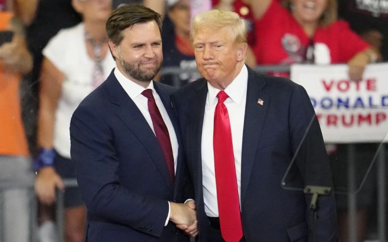 Trump Sebut AS Sedang Berperang dengan Iran, Bantah Pernyataan Wapres Vance