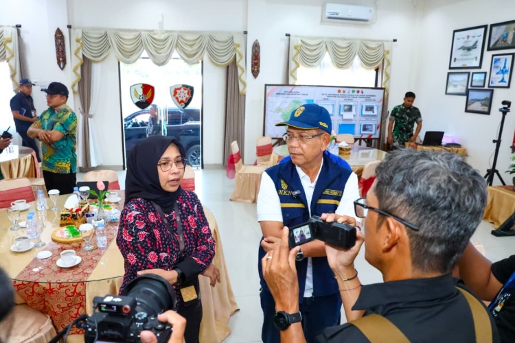 Otorita IKN dan BNPB Kerahkan Water Bombing ke Lima Titik Rawan Karhutla