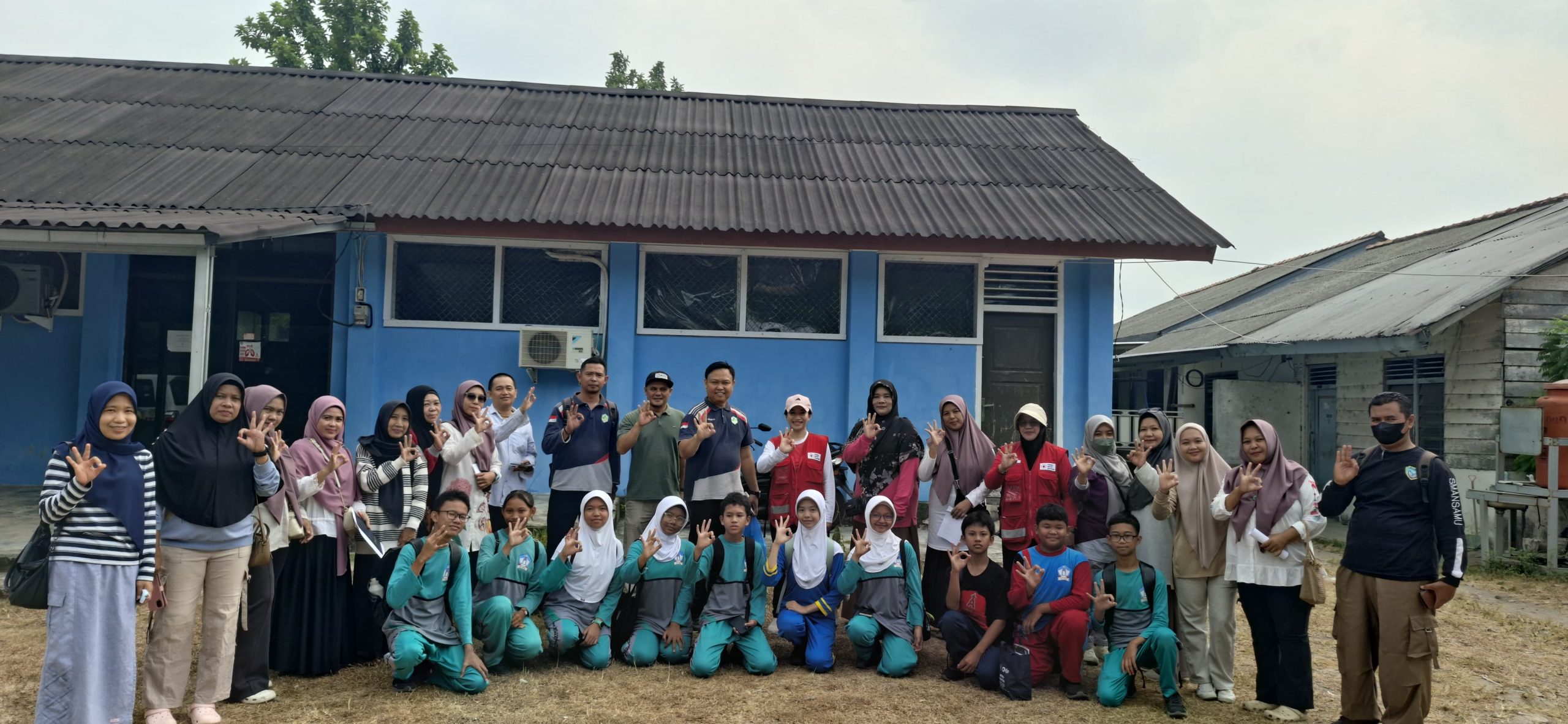 PMI Bangka Barat Libatkan Pelajar PMR dan UKS dalam JUMANTIK di Kelurahan Kranggan untuk Cegah DBD