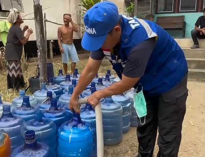 KPA Ciwanadri Melawi Salurkan 20 Ribu Liter Air Bersih ke Desa Terdampak Kekeringan dan Karhutla