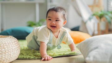 Perkembangan Bayi 0-12 Bulan: Tahapan Penting dan Cara Stimulasi yang Tepat