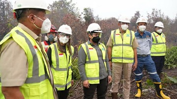 MIND ID Kerahkan 60 Personel Damkar dari Sumatra hingga Papua Padamkan Karhutla di Mempawah