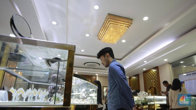 Harga Emas Galeri 24 hingga Antam Turun Serentak, Termurah Rp2,58 Juta