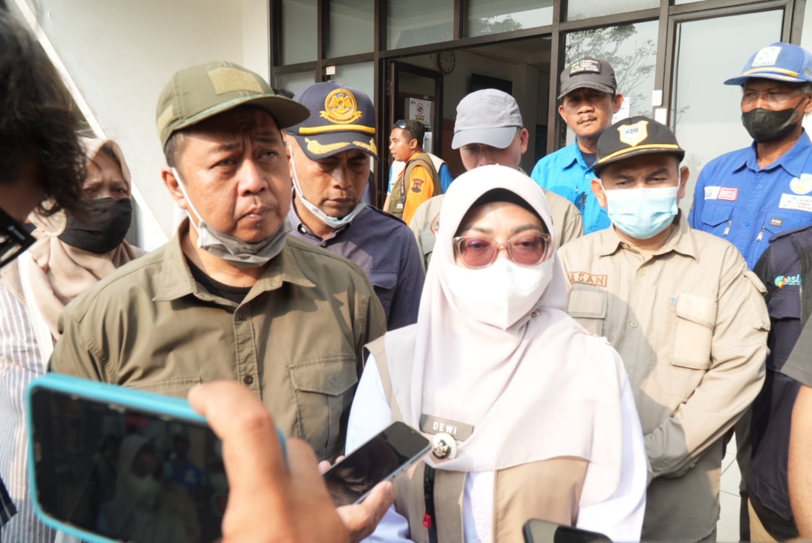 Bupati Pandeglang Tinjau Aktivitas Gunung Anak Krakatau dari Pos Pasauran, Warga Diminta Siapkan Jalur Evakuasi