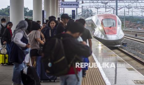 KCIC Pastikan Whoosh Jakarta-Bandung Aman dari Abu Vulkanik Anak Krakatau