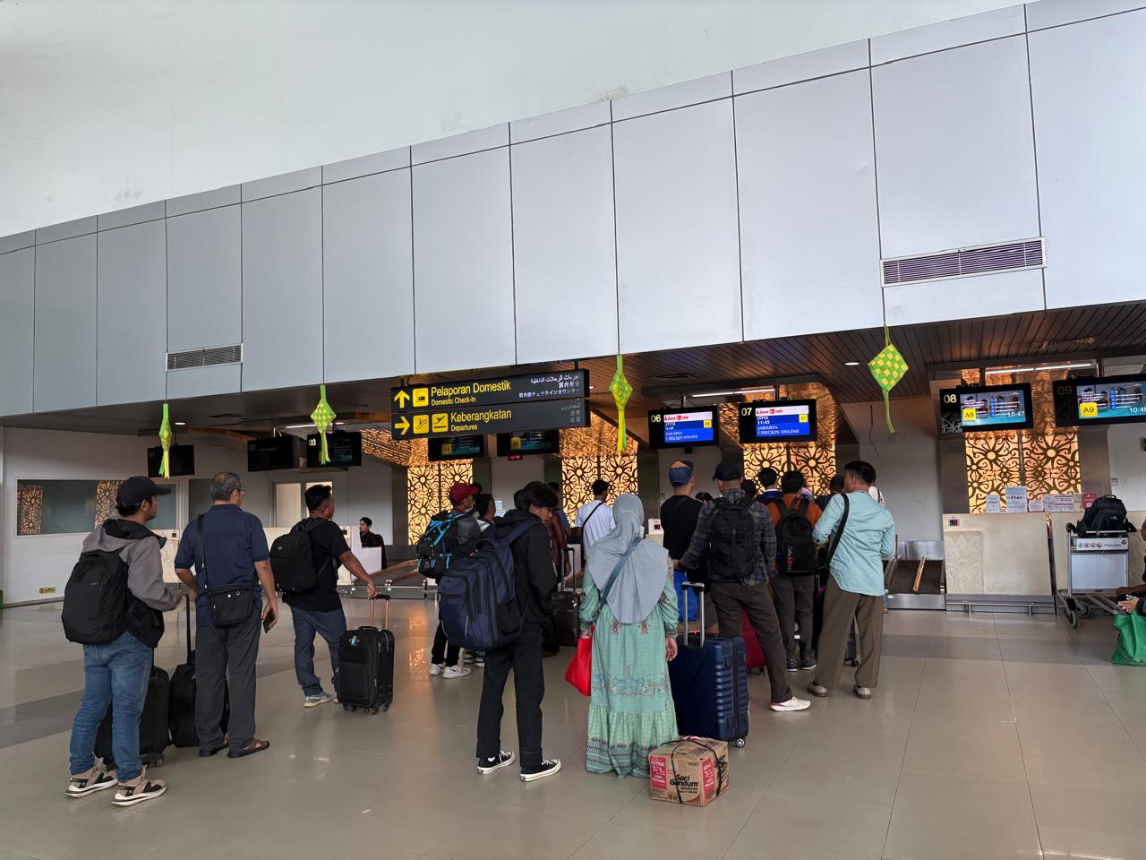 25 Penerbangan di Bandara Supadio Pontianak Batal Akibat Erupsi Gunung Anak Krakatau, 4 Lainnya Terdampak Karhutla