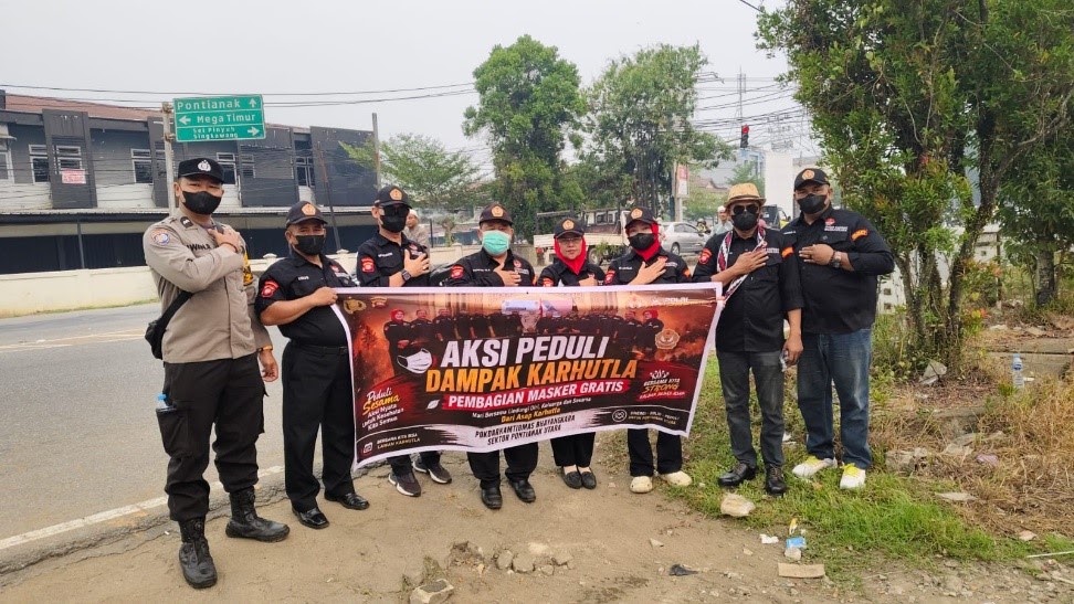 1.000 Masker Ludes Dibagikan ke Pengendara di Siantan, Pokdarkamtibmas Pontianak Utara Turun Atasi Dampak Karhutla