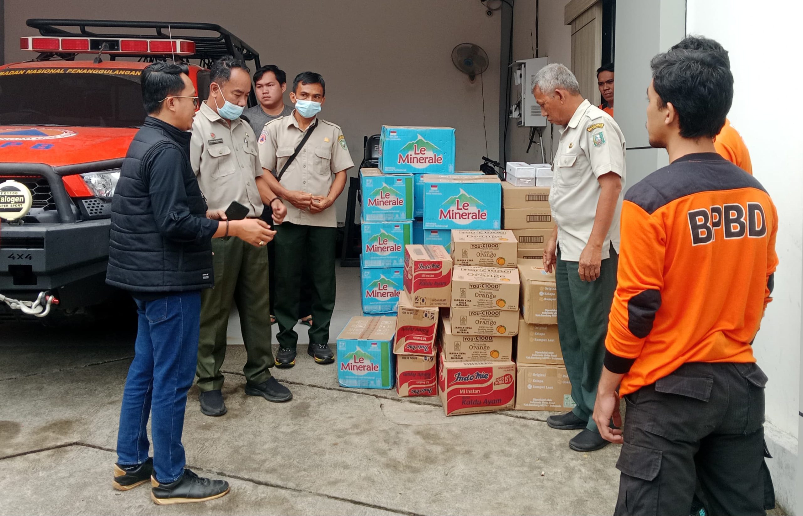Bupati Sanggau Salurkan Bantuan Kesehatan PT GKM untuk Satgas Karhutla, Ada Susu Hingga Perlengkapan P3K