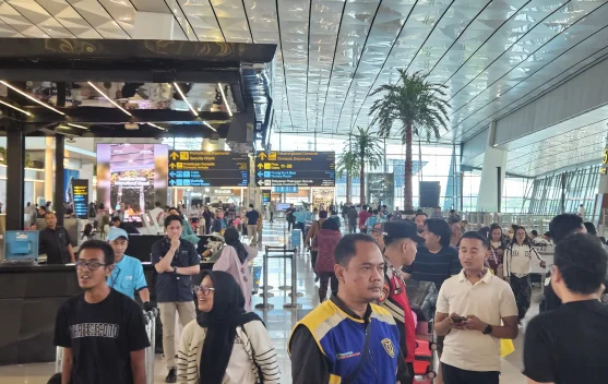Penutupan Bandara Soekarno-Hatta Hari Kedua: 624 Penerbangan Batal, 75.236 Penumpang Terdampak Abu Vulkanik Anak Krakatau