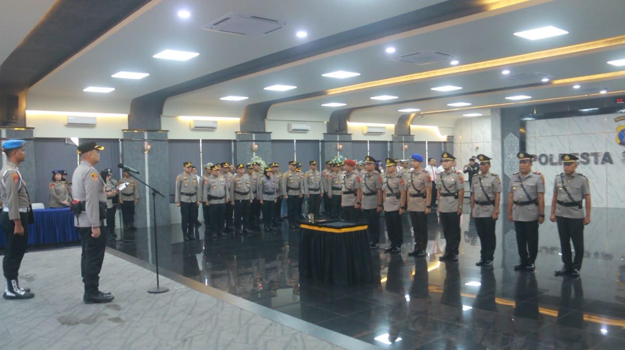 Polresta Samarinda Rotasi 5 Pejabat Utama dan Kapolsek, Kapolresta Tekankan Adaptasi dan Kinerja Nyata