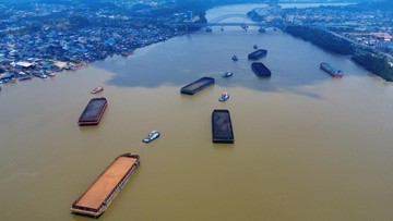 Debit Sungai Mahakam Menyusut, Muatan Tongkang Batu Bara Dipangkas Jadi 5.500 Ton