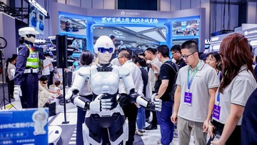 Robot Humanoid Mornine Mulai Bertugas di Dealer Chery Indonesia