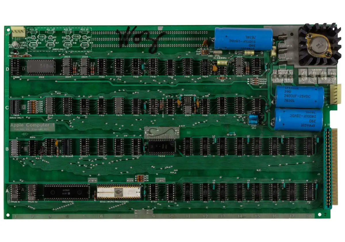 Motherboard Apple-1 Bertanda Tangan Steve Wozniak Dilelang, Harga Awal Rp8,8 Miliar