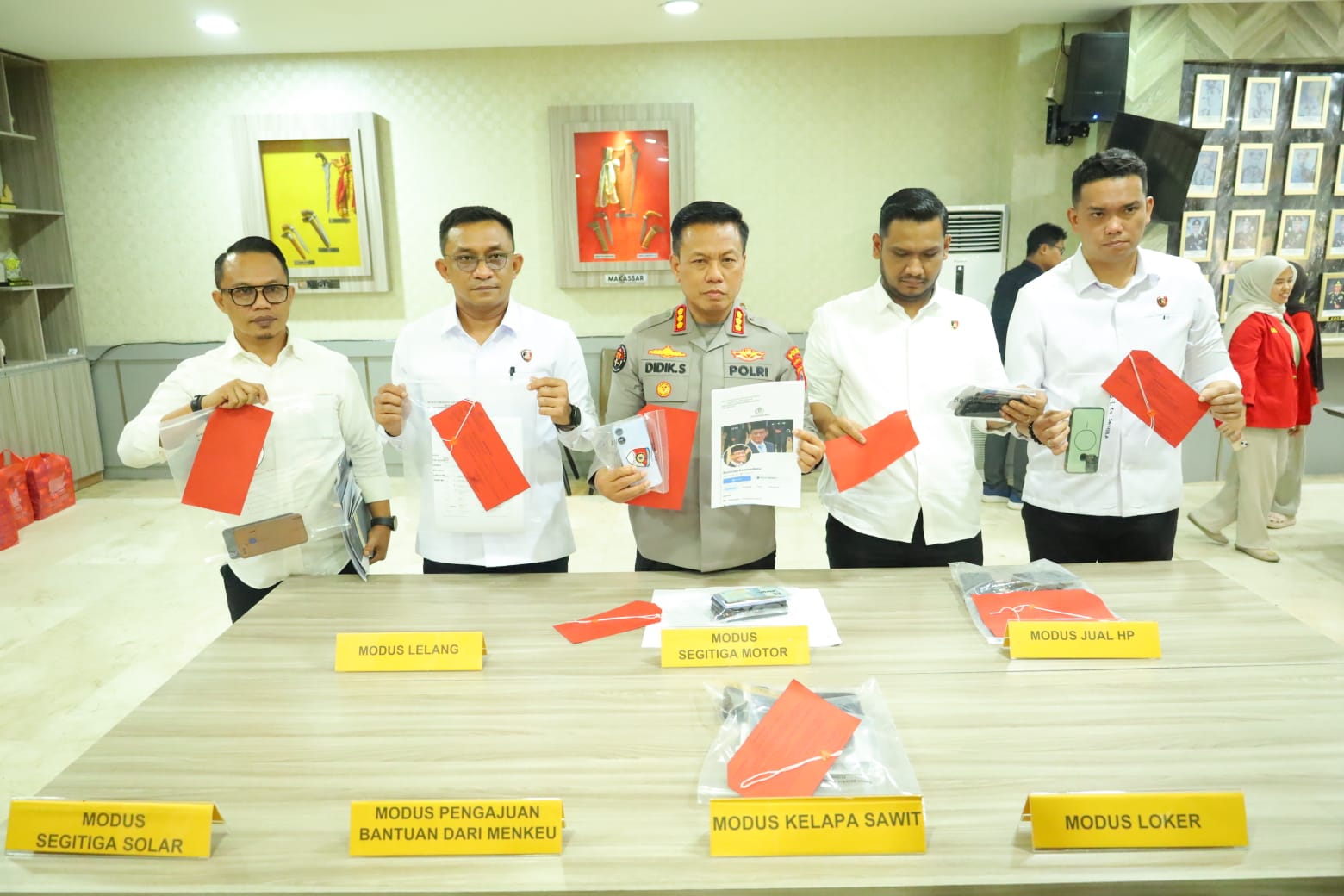 Polda Sulsel Bekuk 22 Tersangka Penipuan Online 11 Kasus, Kerugian Korban Capai Rp614 Juta