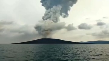 Pakar ITB Jelaskan Kenapa Hujan Abu Vulkanik Anak Krakatau Sulit Diprediksi
