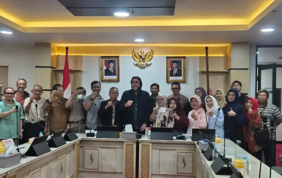 Sengketa Lahan Ciliwung Dalam Cihapit, DPRD Jabar Minta Disdik Tunda Pengosongan Hingga Status SHM 1978 dan 1994 Jelas