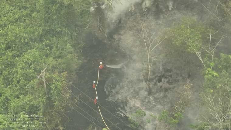 Polda Kalbar Kerahkan Drone Thermal DJI Mavic 3 untuk Padamkan Karhutla di Kubu Raya, Bara di Bawah Lahan Terdeteksi