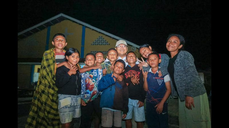 Sekjen PKS Kholid Kunjungi Pengungsian Gempa di Manggarai NTT, Warga Sambut dengan Suka Cita di Tengah Trauma