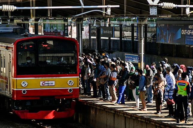 KAI Commuter Kurangi 17 Perjalanan KRL Jabodetabek, Perawatan Rangkaian Jadi Penyebab