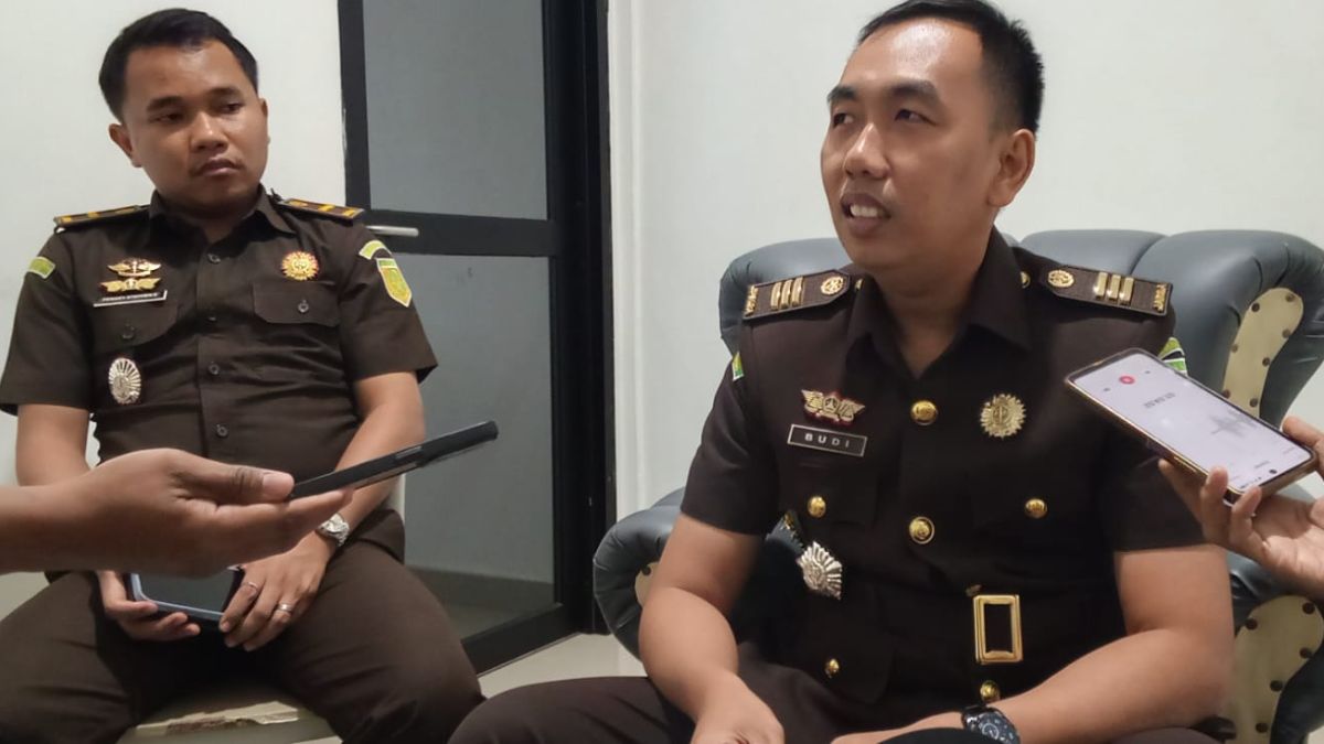 Kejari Tual Datangkan Ahli Konstruksi dari Manado Usut Proyek TPT Yarler Rp 1,24 Miliar, Sampel Batu Diperiksa