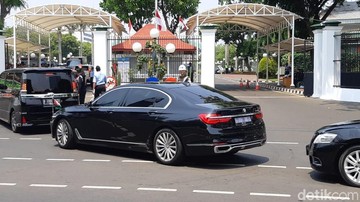 Beli Mobil Eks Kedutaan Pelat CD Kena BBNKB? Ternyata Begini Aturannya