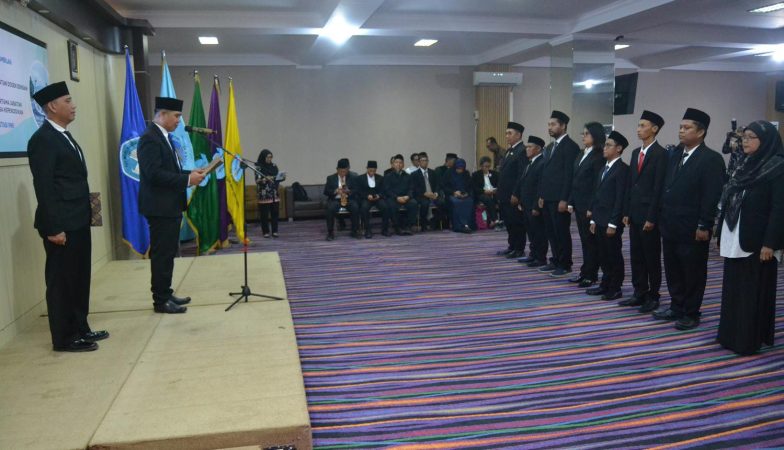 Rektor UBB Lantik 10 Dosen dengan Tugas Tambahan dan Angkat 10 Tendik, Berikut Daftar Pejabat Barunya