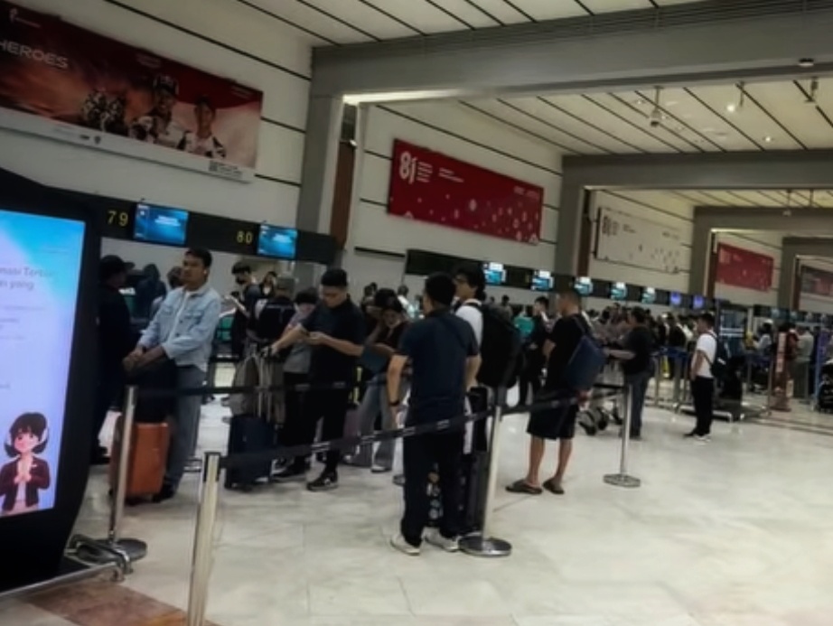 Bandara Soekarno-Hatta Kembali Beroperasi di Tangerang Usai Tiga Hari Ditutup Erupsi Gunung Anak Krakatau, Terminal 2F Dipadati Penumpang