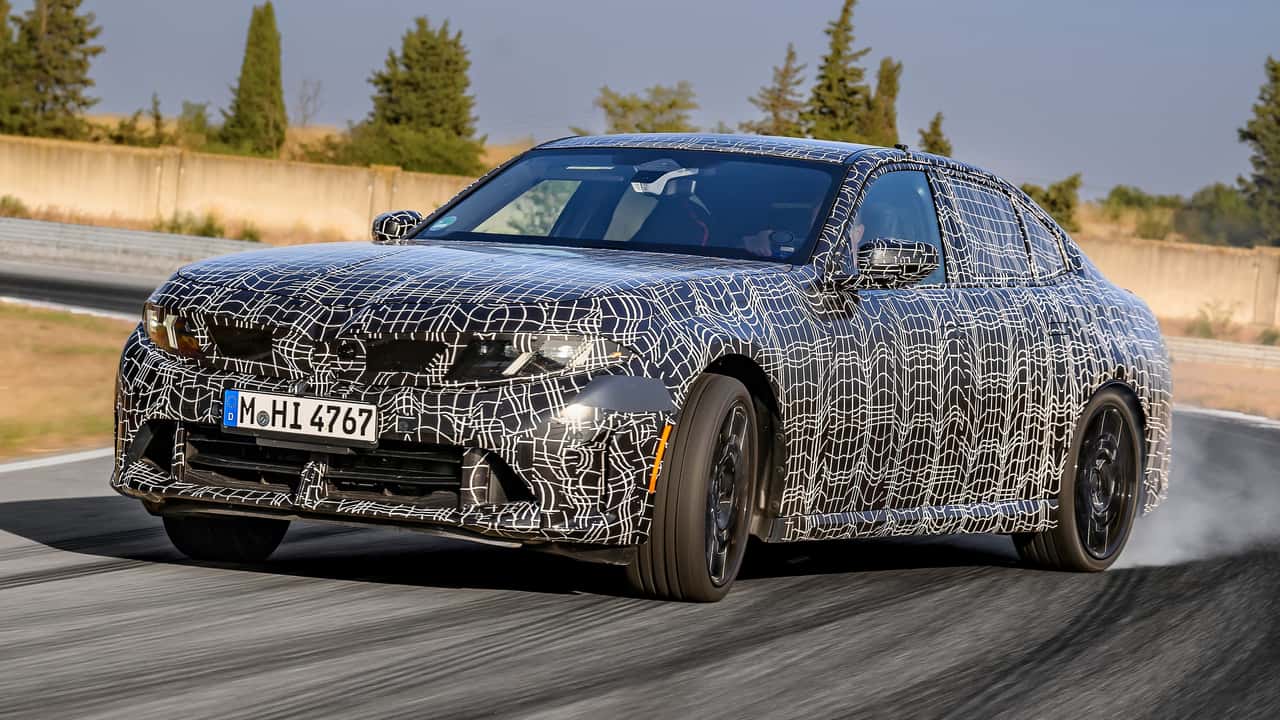 BMW M350 xDrive 2027 Resmi Dikonfirmasi, Mesin 6 Silinder 443 HP dengan Mode Drift