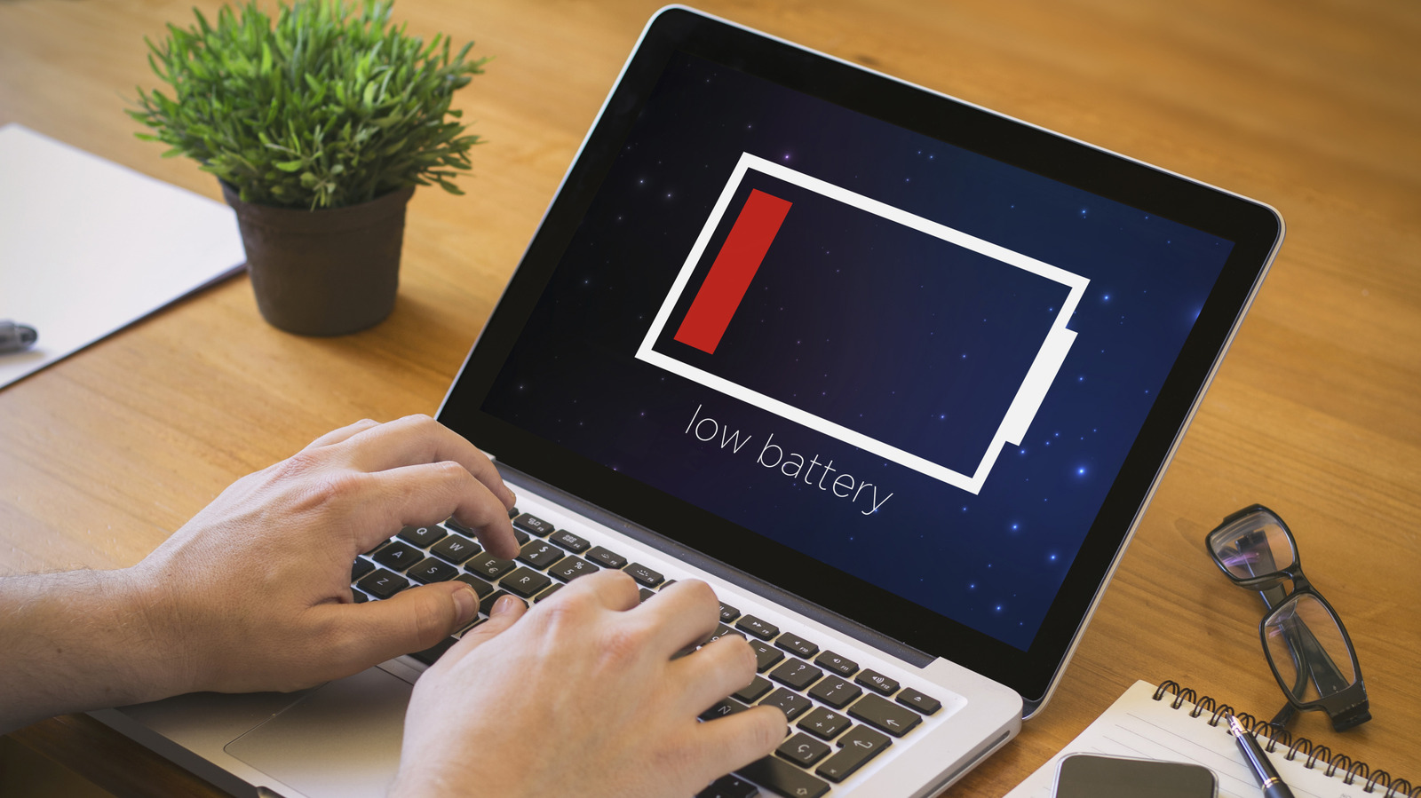 Berapa Lama Baterai Laptop Bertahan? Ini Patokan dan Cara Jitunya