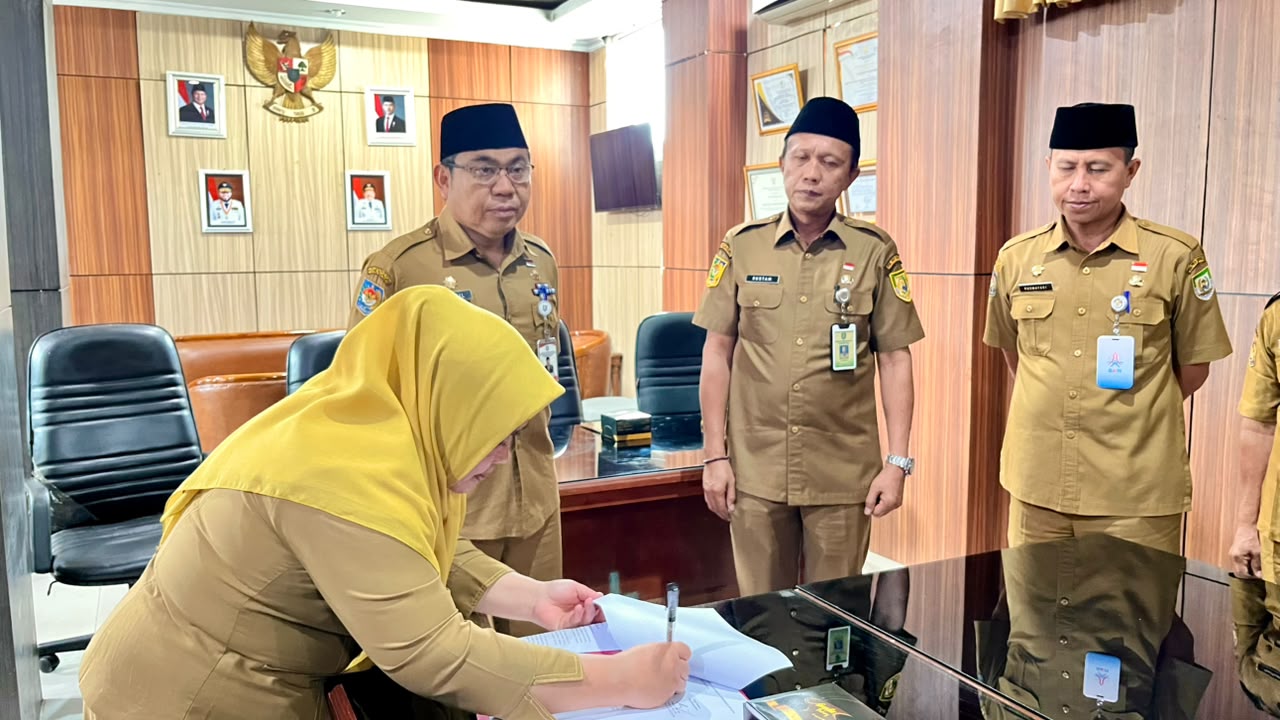Asisten I Setda Bengkulu Khairil Anwar Tekankan Komunikasi Terbuka Usai Sertijab Kepala Biro Hukum, Nayu Aldilla Putri Resmi Jabat