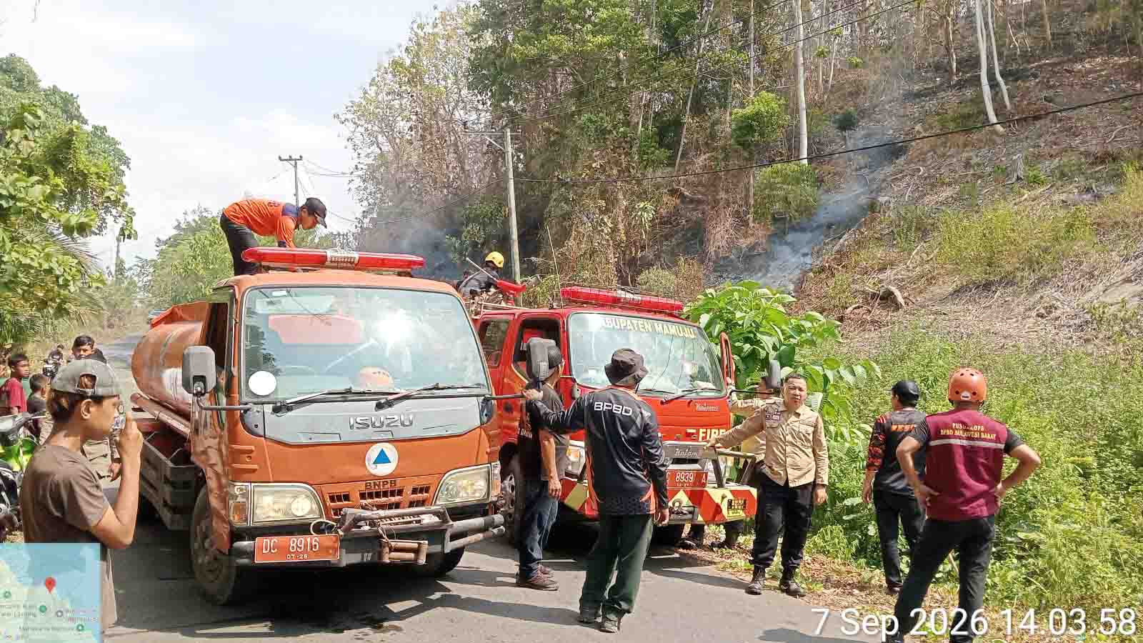 Kebakaran Landa Permukiman Padat di Mamuju, TRC BPBD Sulbar dan Damkar Kerja Keras Padamkan Api