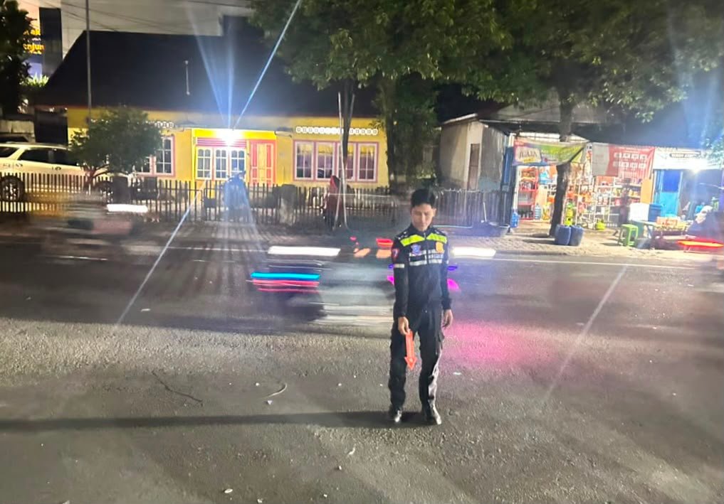 Kecelakaan di Depan Kantor Pos Tarakan: Pengendara Motor Boncengan Tabrak Pejalan Kaki Hingga Dilarikan ke RSUD