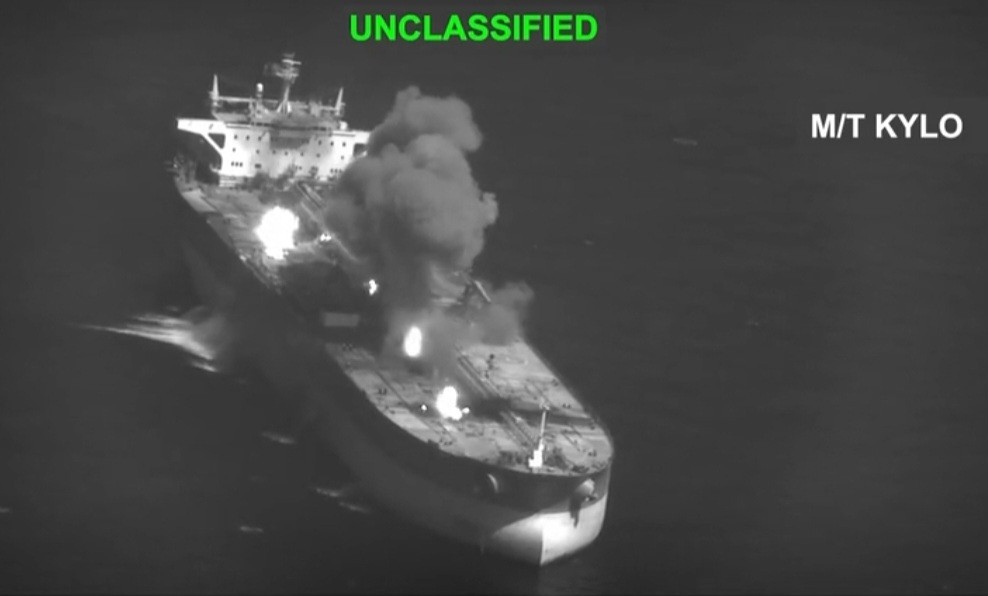 Serangan Baru AS di Teluk Persia: Tanker Iran Dihantam Rudal Dekat Pulau Kharg