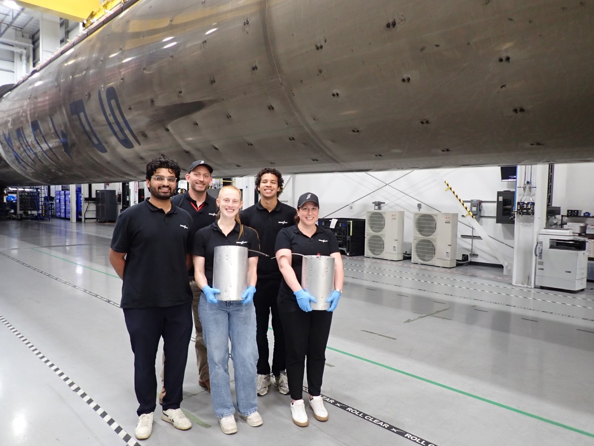 Startup Besxar Uji Pabrik Semikonduktor di Luar Angkasa Pakai 12 Roket SpaceX