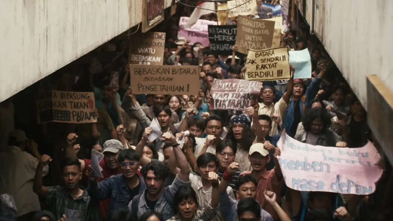Laut Bercerita Rilis Trailer Perdana, Reza Rahadian Jadi Aktivis 1998