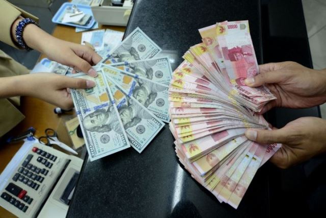 Rupiah Menguat ke Rp17.577 per Dolar AS, Analis Prediksi Masih Berpotensi Melemah