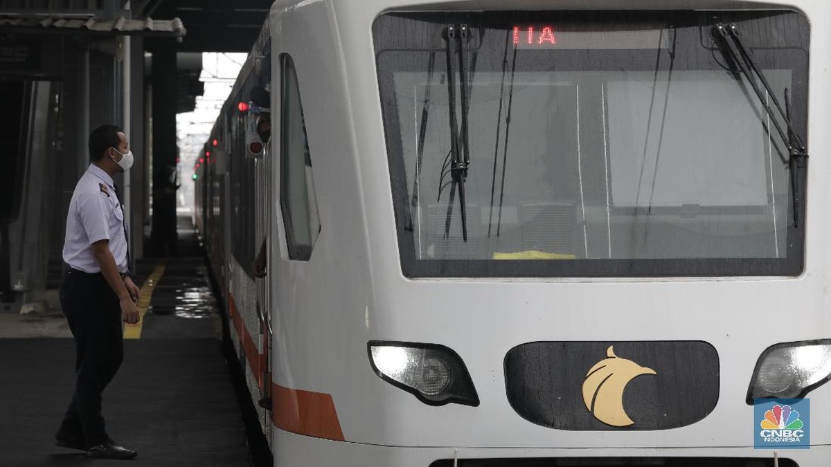 KRL Priok-Kota Kini Dilayani KA Bandara, Basoetta Berkurang 18 Trip