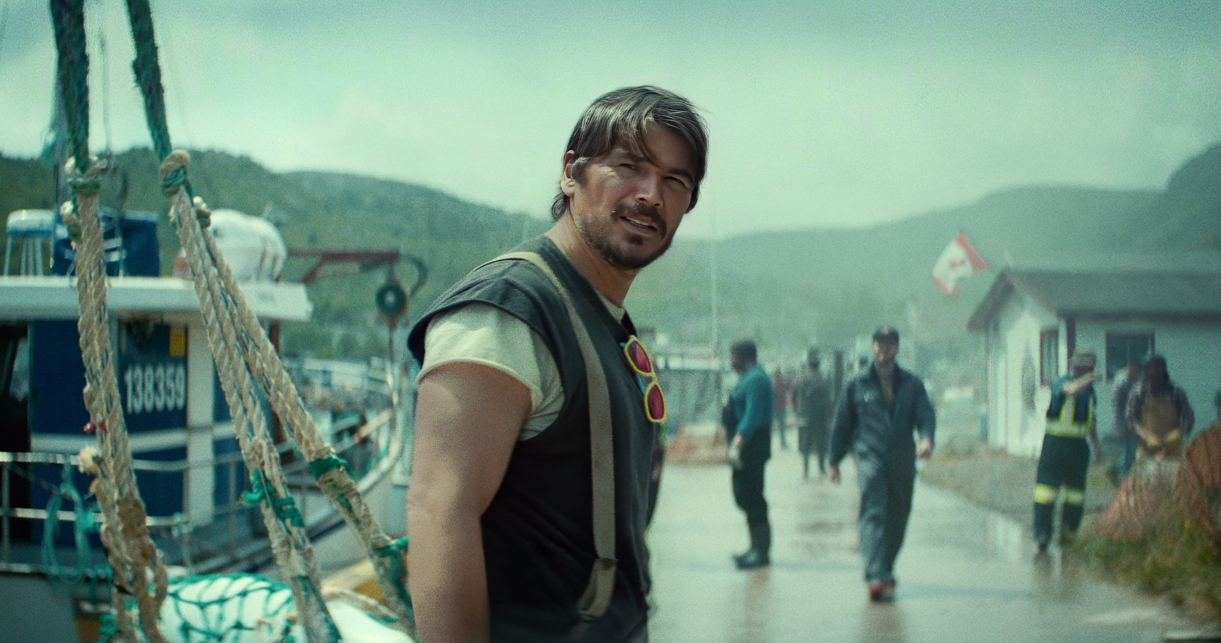Netflix Rilis Trailer Resmi Below, Josh Hartnett Hadapi Monster Laut