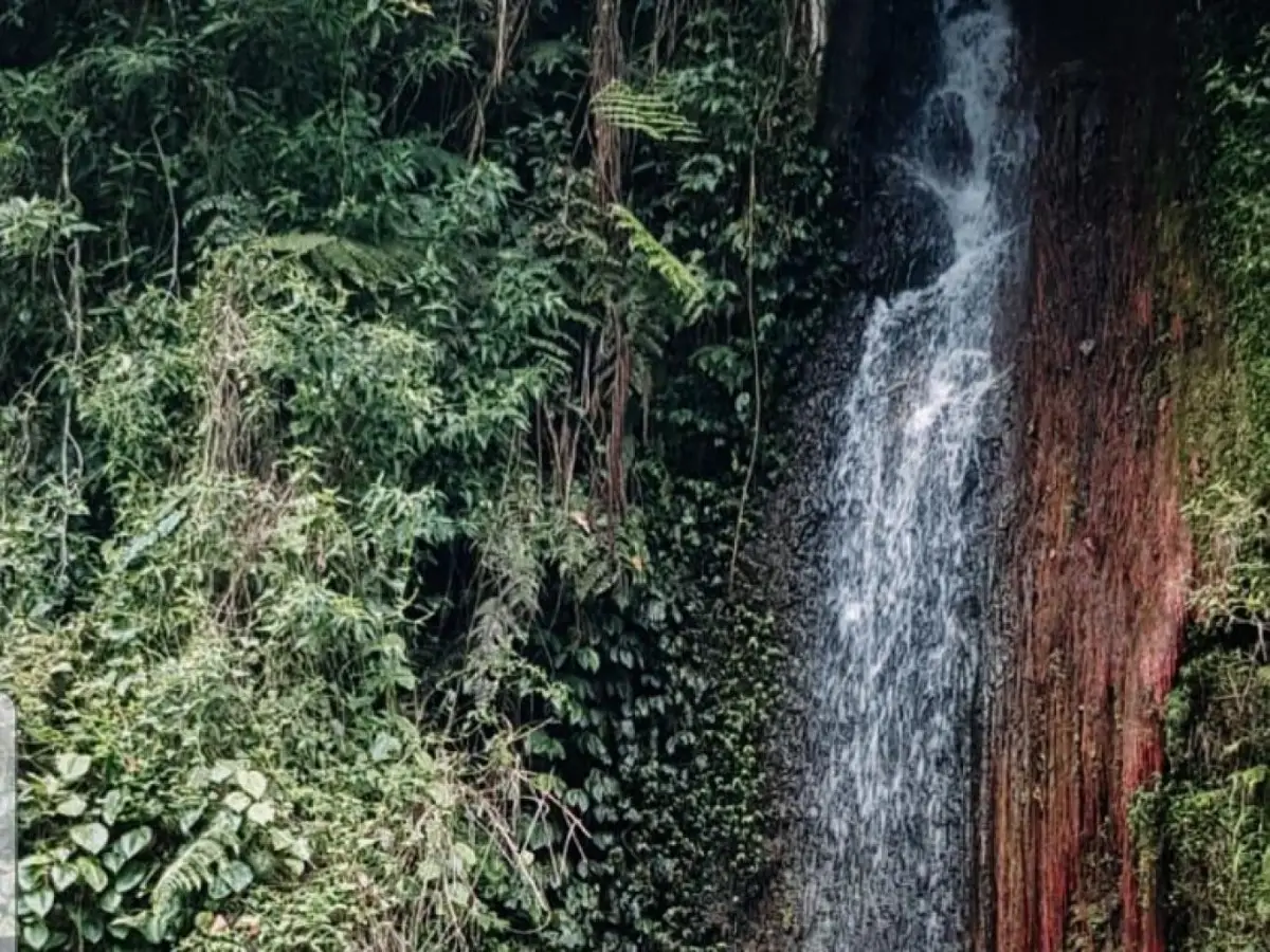Curug Lemah Neundeut di Bandung Selatan, Air Terjun Rintisan Desa Sugihmukti