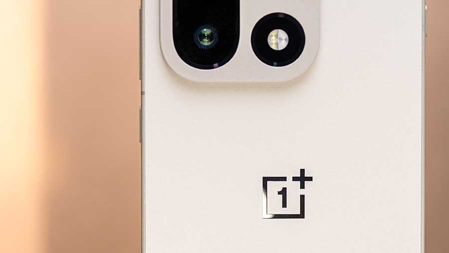 iQOO 16 vs OnePlus 16: Duel Flagship Kamera 50 MP Lawan 200 MP