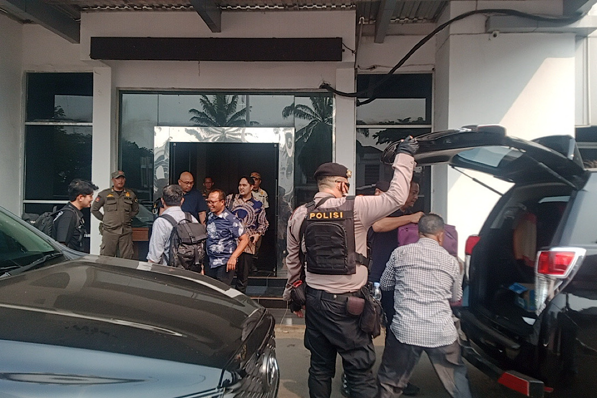 KPK Geledah ULP dan Dinas PUPR Muara Enim, Penyidik Sita Tiga Koper dan Satu Tas